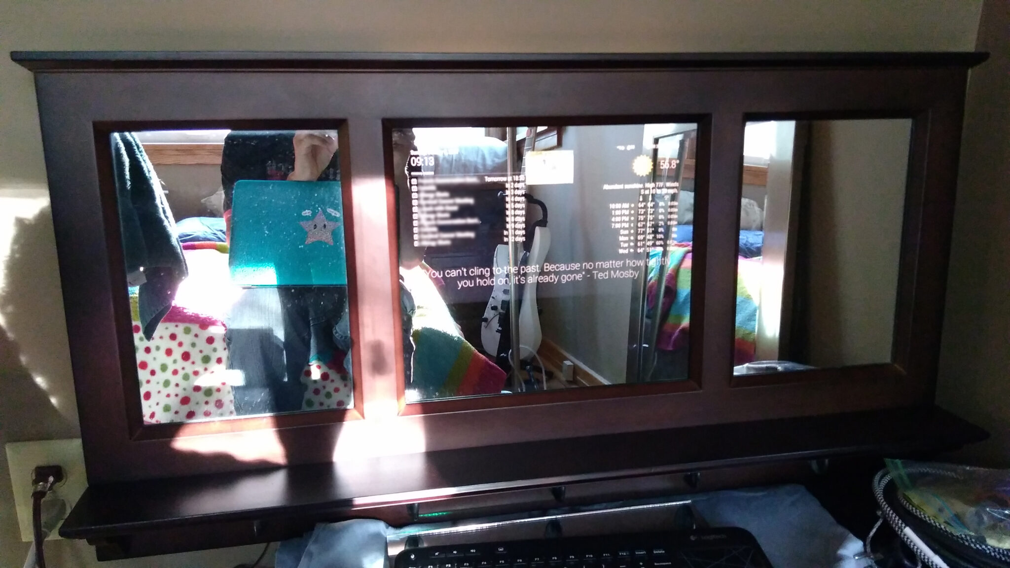 Magic mirror's. Умное зеркало на Raspberry Pi. Зеркало с погодным модулем. Magic Mirror 2 2022. Magic Mirror Kristel Nyberg.